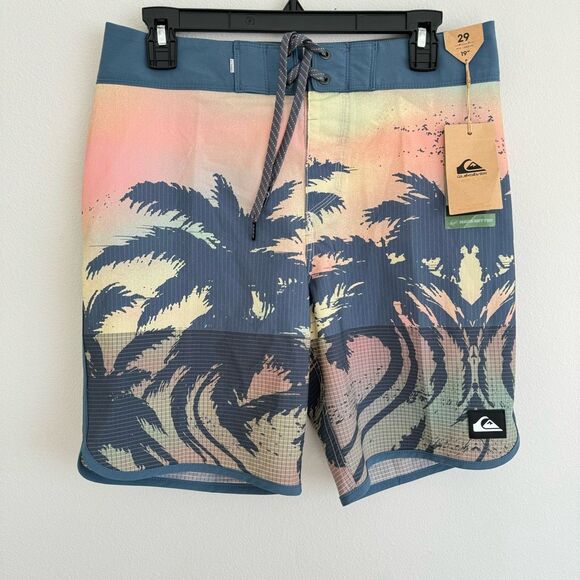 NWT Quiksilver Highline Scallop 19" Board Shorts Pastel Turquoise Size 29 Beach - Picture 3 of 8